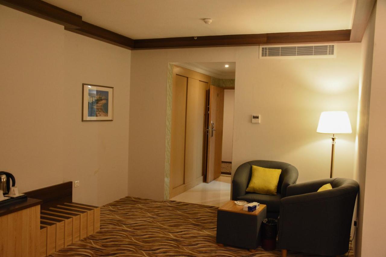 Florida Inn Hotel Najran Exteriör bild